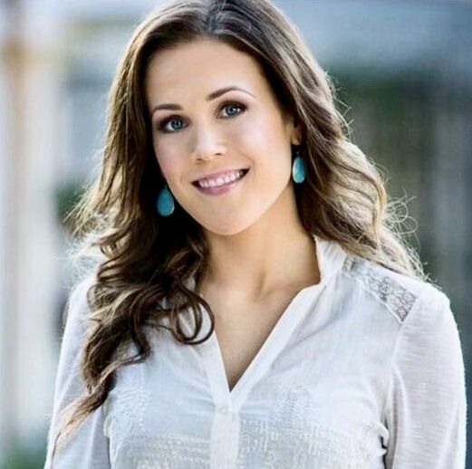Erin krakow biografia