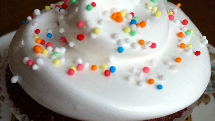 What Type Of Frosting Goes Best With Red Vwlvet Cake What Type Of Frosting Goes Best With Red Vwlvet Cake