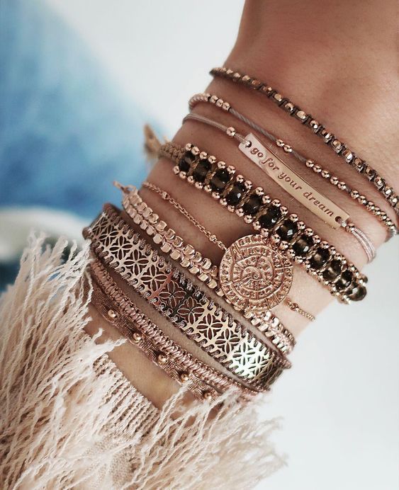 Amazing What jewelry to wear with pastel?