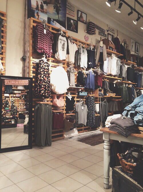 brandy melville local shop or free shipping in USA Brandy