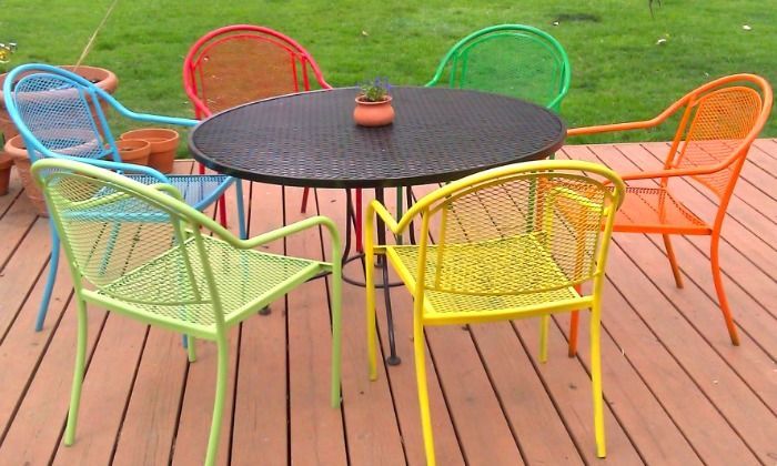 Spray Painted Wrought Iron Patio Furniture Using Rustoleum Satin