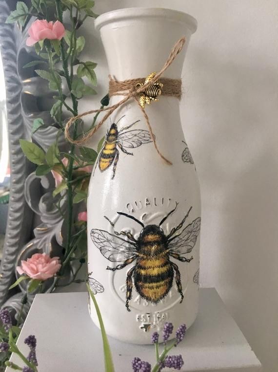 Bee Vase 1 Lite Size Large Vintage Bee Vase Rustic Bee Etsy Bee Decor Honey Bee Decor Vintage Bee