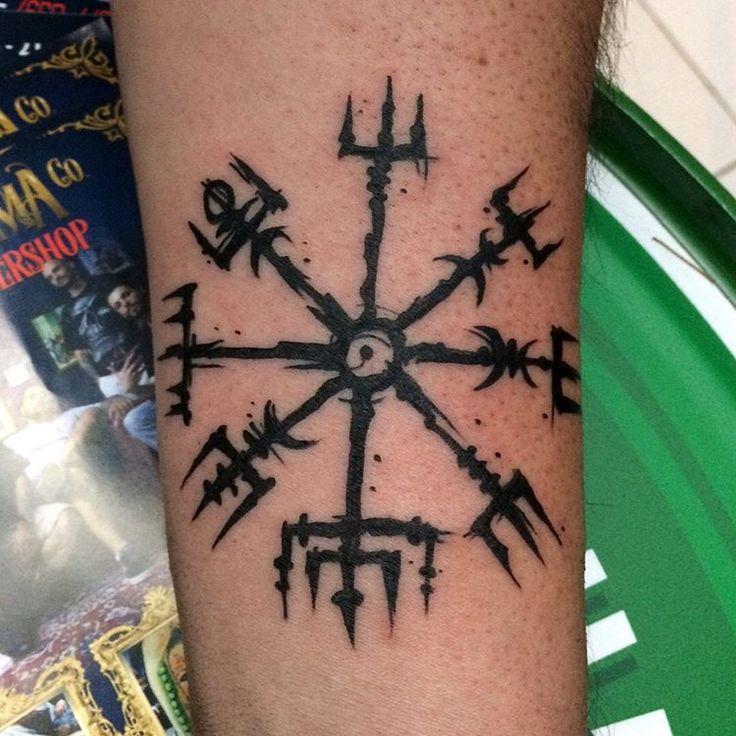 elmo samurai e hanya (tatuagens, tattoo) Baltazar Paprocki TATTOO no Instagram “Elmo do terror e vegvisir