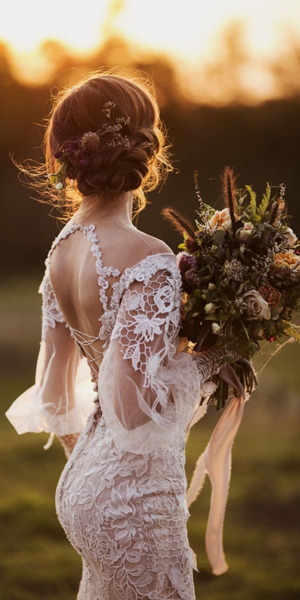 Lace bridal gowns are always luxurious and extra elegant. No matter what style you choose,the delicate weaving of lace will add to your image of refinement, sophistication and true femininity.That's why, these wedding dresses are a stunning way to express your personality while playing the part of the beautiful bride!