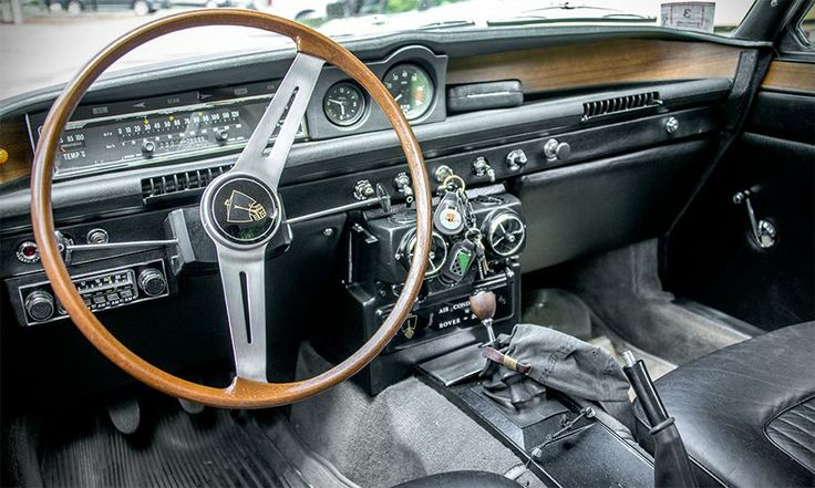 Series 1 interior in black with US spec air con and wood ... Series 1 interior in black with US spec air con and wood ...