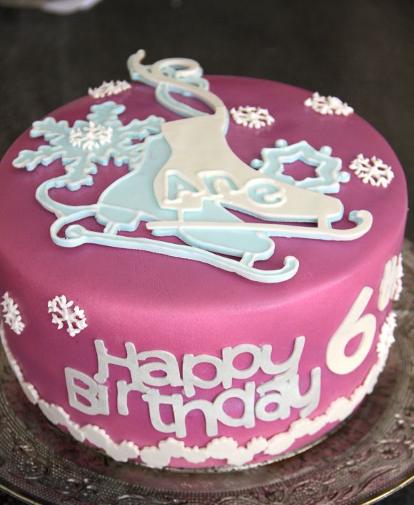Ice Scating Cake Ice Scating Cake