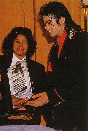 katherine jackson dismisses restraining order