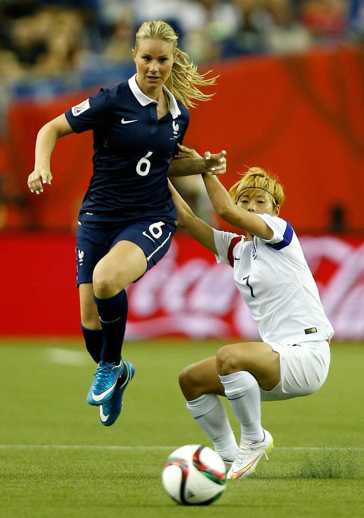 Amandine Henry And Jeon Ga Eul In The Round Of 16 Match Between France And South Korea 15 World Cup サッカー Amandine Henry And Jeon Ga Eul In The Round Of 16 Match Between France And South Korea 15 World Cup サッカー