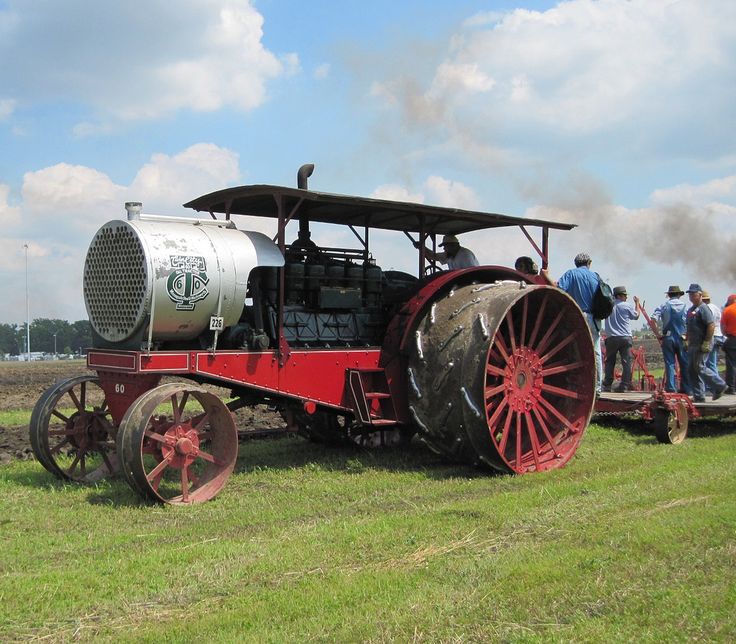 Twin city 60-90 gas tractor with a 6 cylinder engine this was the
