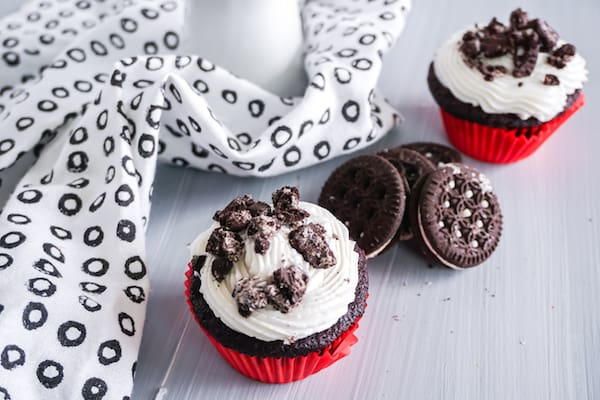 Cookies And Cream Cupcakes Cookie And Cream Cupcakes Cookies And Cream Easy Cupcake Recipes