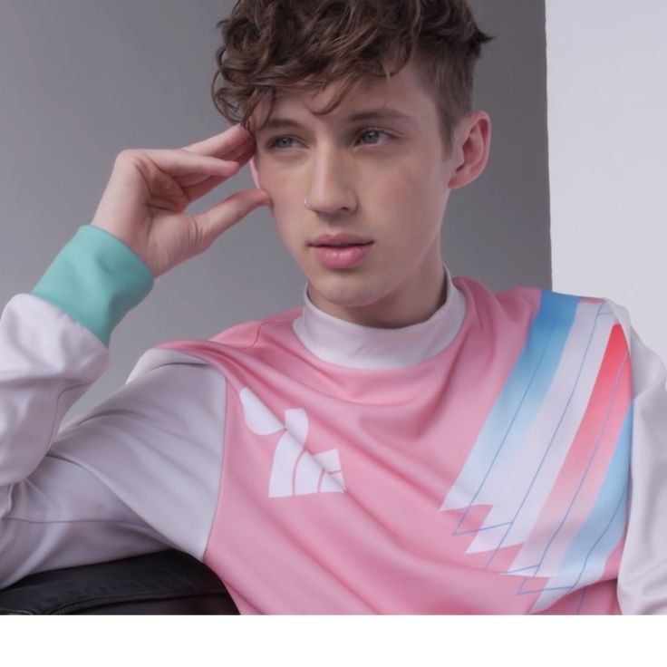 Troye Sivan Birthday Cakes Troye Sivan Birthday Cakes