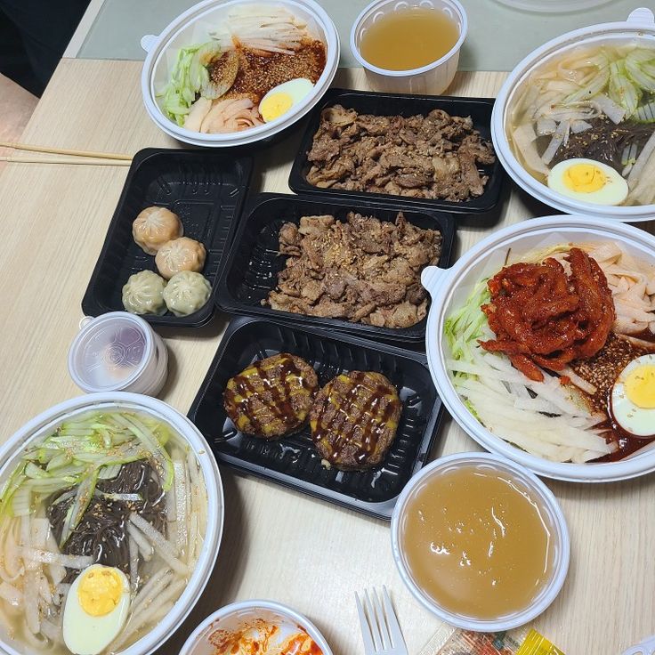 냉면과 연탄불고기 | 음식, 면
