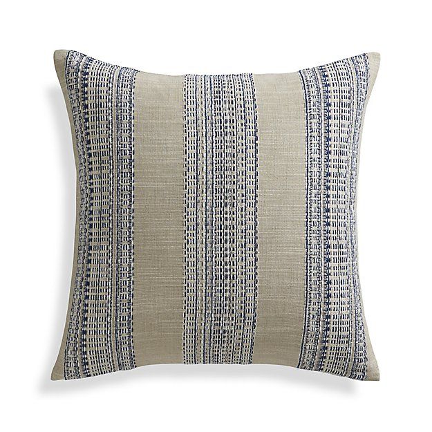 262 best Pillow Toss images on Pinterest Decorative pillows, Throw pillows and Decorative bed ...
