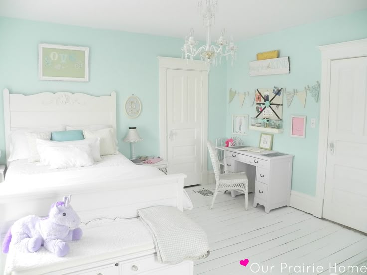 mint girl's roomi want to do c's room with white-washed floors