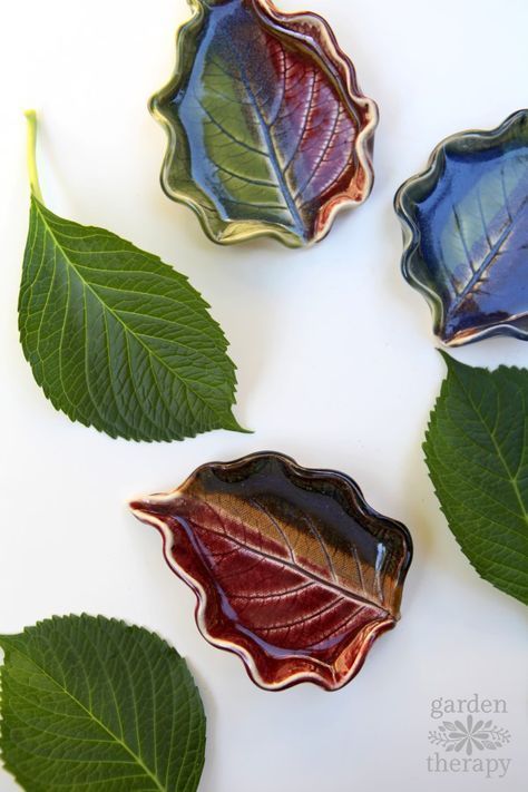 Stunning Clay Leaf Dishes that are Easy to DIY