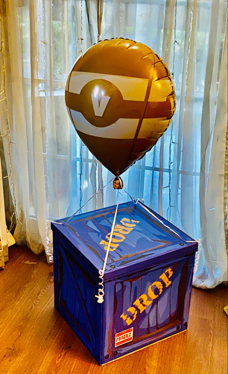 Fortnite Gift Box with Vbucks balloon Balloons, Valentine day boxes