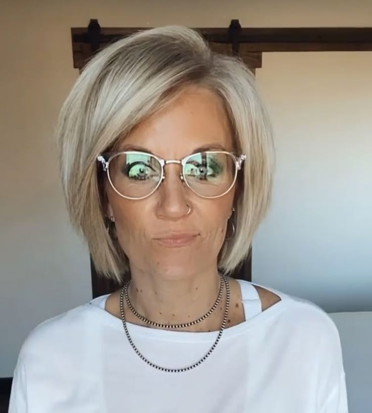 Bobbed Hair The Ultimate Low Maintenance Hairstyle Messy Short Hair bobbed-hair-the-ultimate-low-maintenance-hairstyle-messy-short-hair