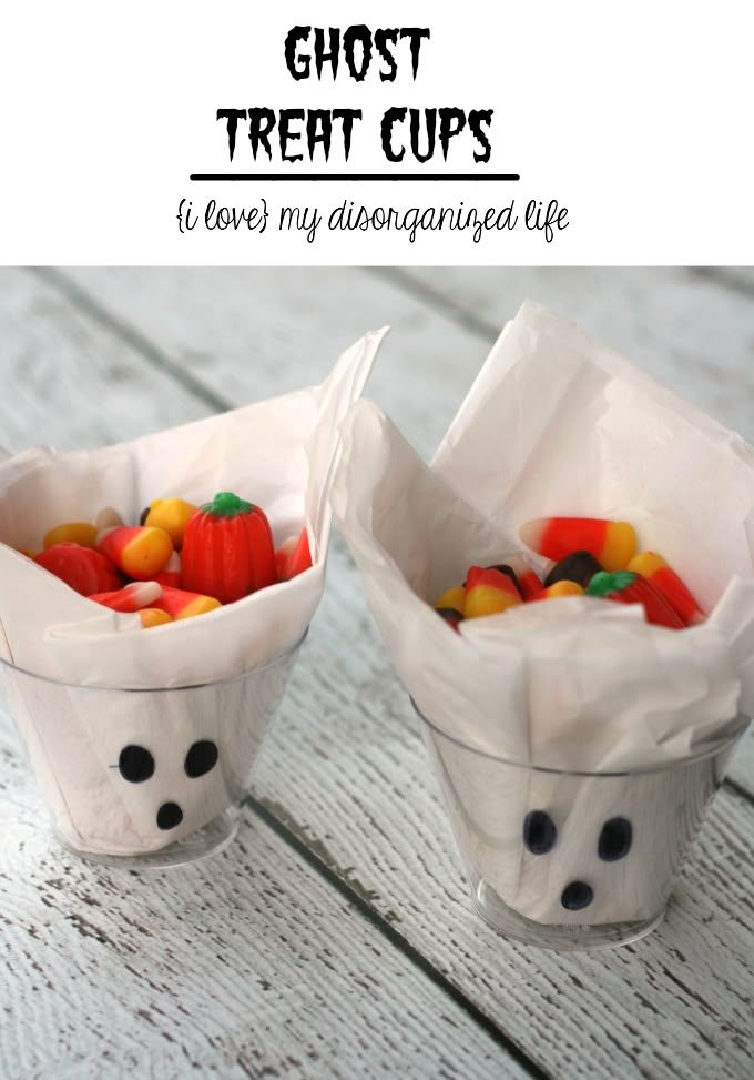 Halloween Ghost Treat Cups / My Disorganized Life for www.seevanessacra...