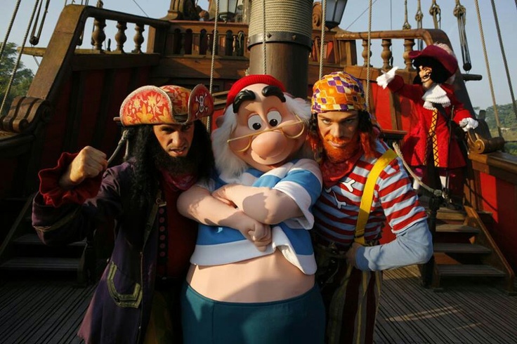 Captain Hook & crew! | Disney villians, Disney freak, Captain hook