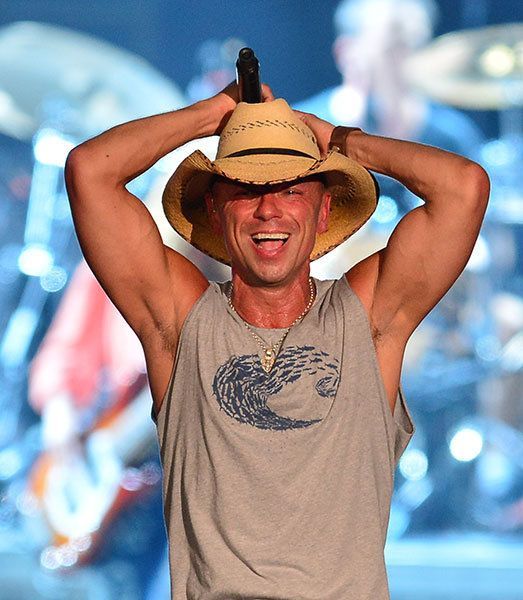 Kenny chesney is not gay