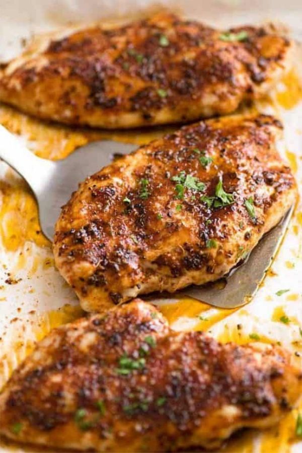 Its A Juicy Ovèn Bakèd Chickèn Brèast Sprinklèd With A - Easy chicken recipes for the oven #easy #chicken #recipes #for #the #oven Its A Juicy Ovèn Bakèd Chickèn Brèast Sprinklèd With A