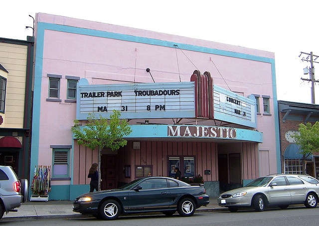 Retail To Rent Church Street Plaza 1711 Maple Ave 60201 - Cbre Commercial