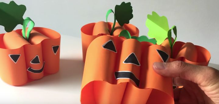 Tuto spécial Halloween : créez des citrouilles en papier | Citrouille