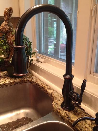 Pfister hanover single-handle pull-down sprayer