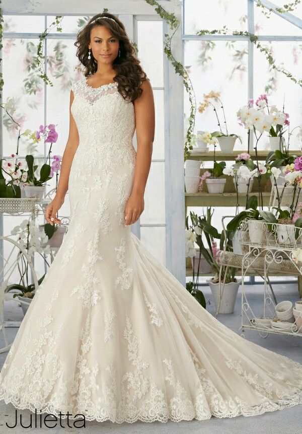 Lace bridal gown | Plus size wedding gowns, Ivory lace wedding dress