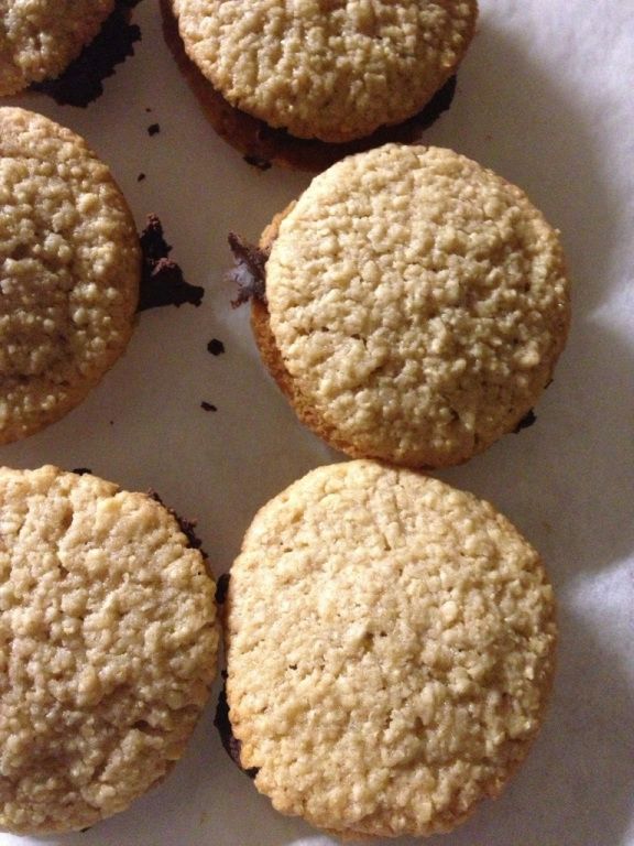 Cookies Croustillants Et Moelleux Au Son D Avoine Et Chocolat Noir Chocolat Noir Gateaux Et Desserts Moelleux Cookies Croustillants Et Moelleux Au Son D Avoine Et Chocolat Noir Chocolat Noir Gateaux Et Desserts Moelleux