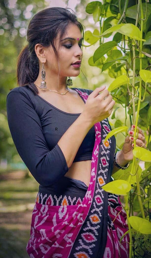 Pin By Love Shema On India Saree 5 Desi Beauty Women Fashion