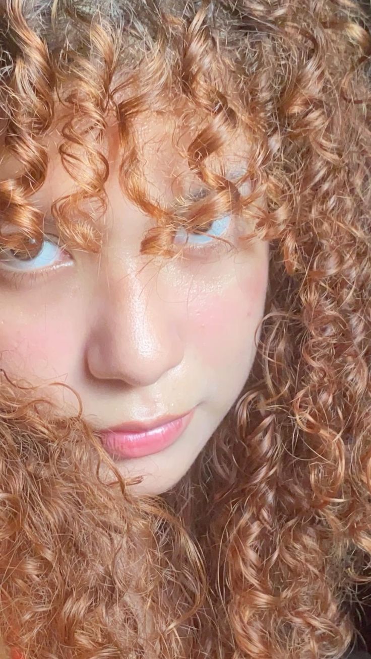 Pin by guille on Pins by you | Curly hair styles, Hair color, Crown jewelry