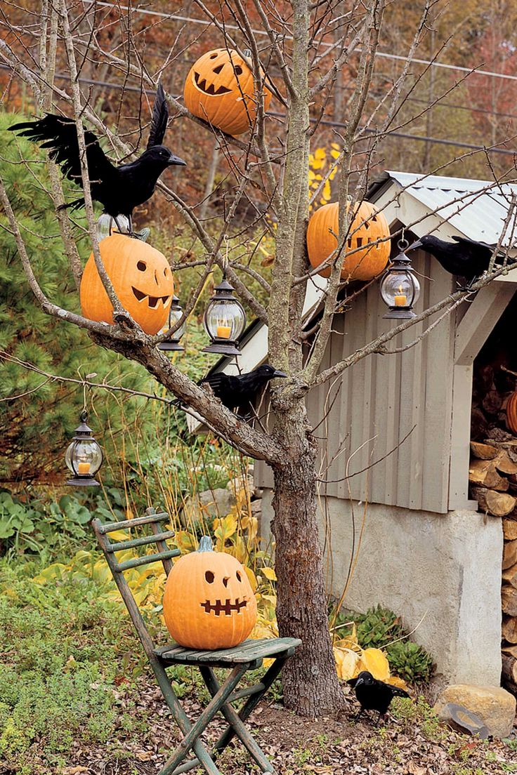 35 spooktacular outdoor halloween decorations
