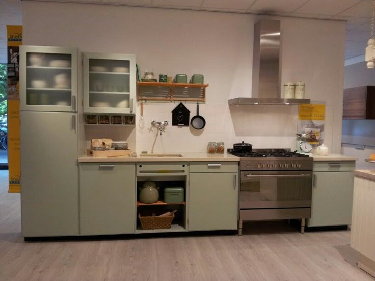 Piet Zwart in varengroen <3 Keuken Keuken inspiratie, Keuken