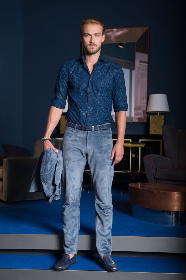 Summer collection men Discover the Summer Sale for Mens on the official Sandro Paris e-shop. E-reservation, free delivery and returns.