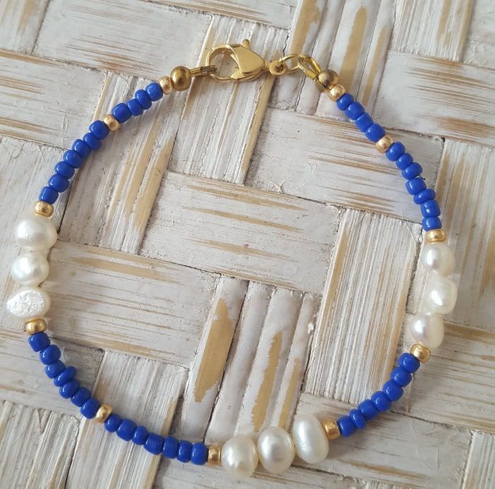 Simple Chic Women/'s Bead Bracelet Blue Bracelet Boho Crescent Moon Bead Bracelet for Her Turquoise and Blue Shell Beaded Bracelet