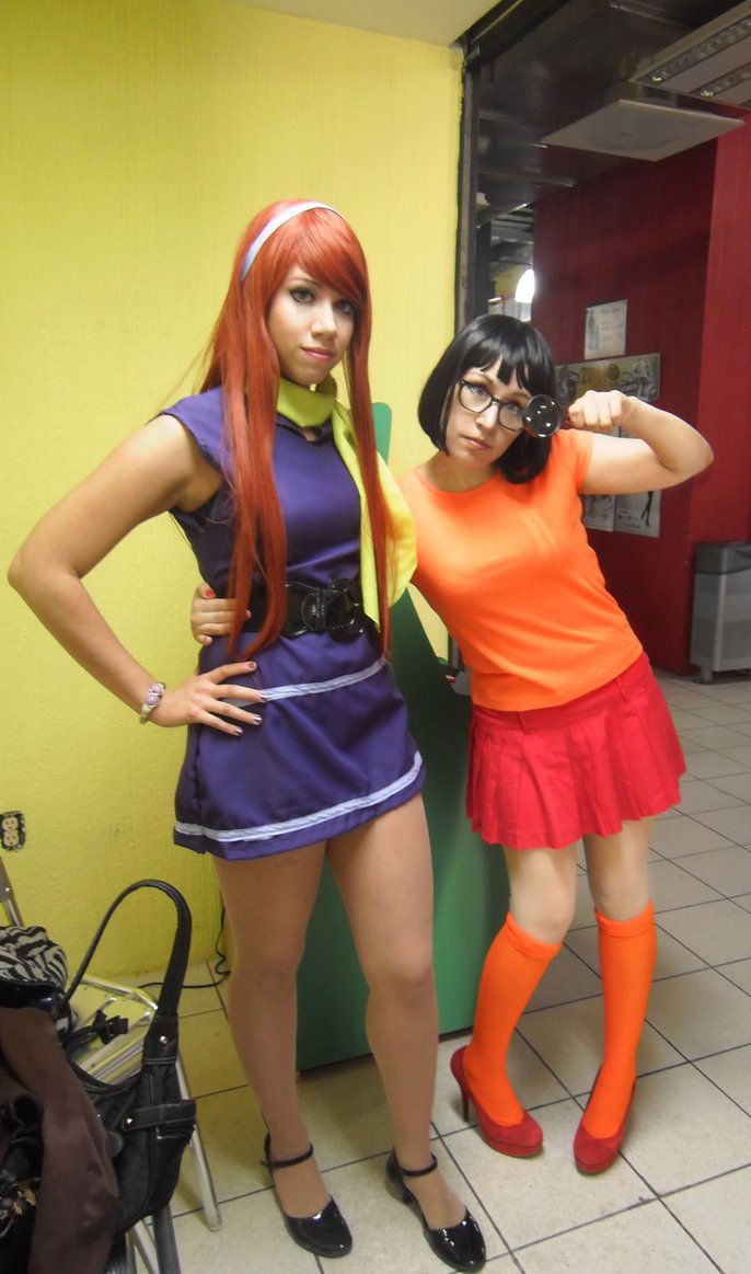 Daphne Blake bikini scenes from ScoobyDoo! Camp Scare