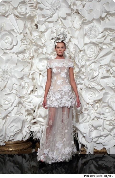 95 best flores gigantes de papel images on pinterest giant paper chanel paper flower backdrop
