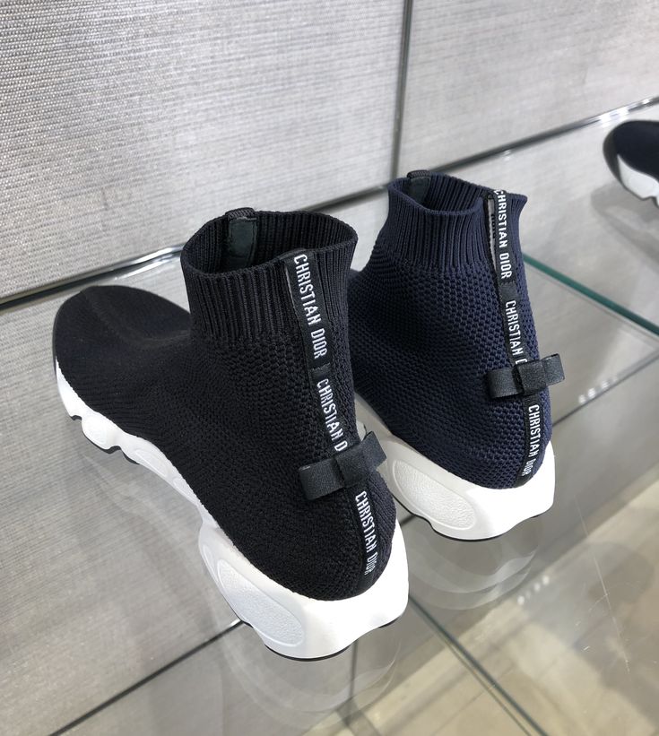 Dior shoes & ready-to-wear 2019 | Dior shoes, Black and navy, Sneakers