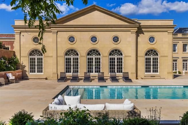 10 Bedroom House For Sale In Mill Lane Chiddingfold Godalming Gu8 Mansions Property For Sale Indoor Swimming Pools