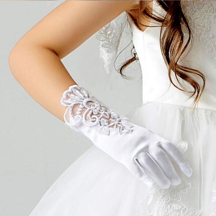 White LIOOBO Flower Girl Gloves Short Satin Bow Wedding Kindergarten Birthday Party Pupils Show Dress Gloves for Age 8-12 White LIOOBO Flower Girl Gloves Short Satin Bow Wedding Kindergarten Birthday Party Pupils Show Dress Gloves for Age 8-12