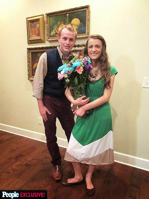 duggar family dating vs courtship Looks like jessa duggar has entered the dating courtship world the couple's courtship will be featured on the upcoming season of the family's tlc show 19 kids. duggar family dating vs courtship Looks like jessa duggar has entered the dating courtship world the couple's courtship will be featured on the upcoming season of the family's tlc show 19 kids.