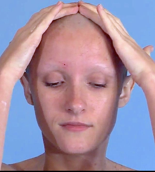 woman Clippers fetish hair short