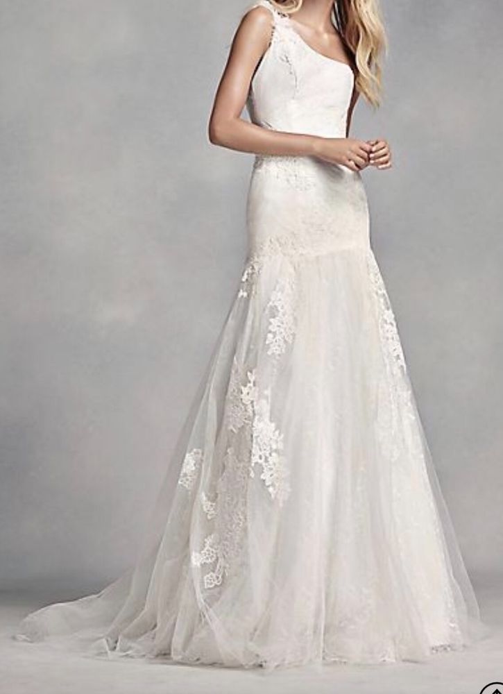 New Vera Wang One Shoulder Wedding Dress Size 8 Color Ivory