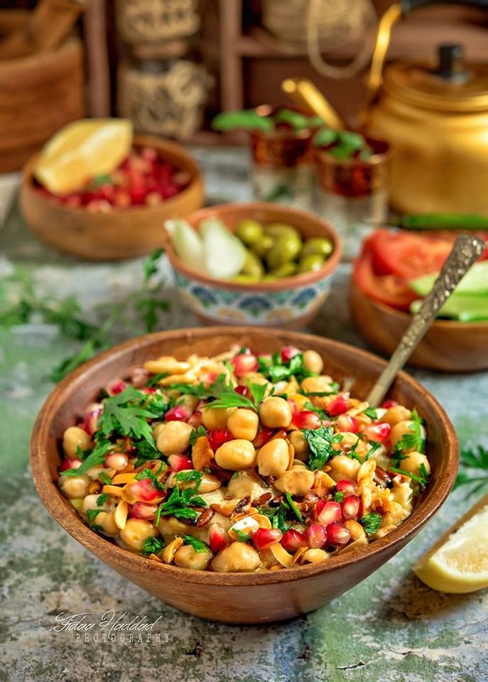 تسقية فتة حمص Hummus Syrianfood حمص فتة حمص Halal Snacks Food Photography Vegan Starters
