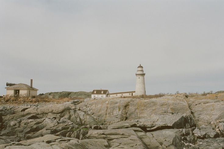 Роберт Эггерс: Маяк (2019) + 6 карточек (DVD) The Lighthouse - купить с доставко