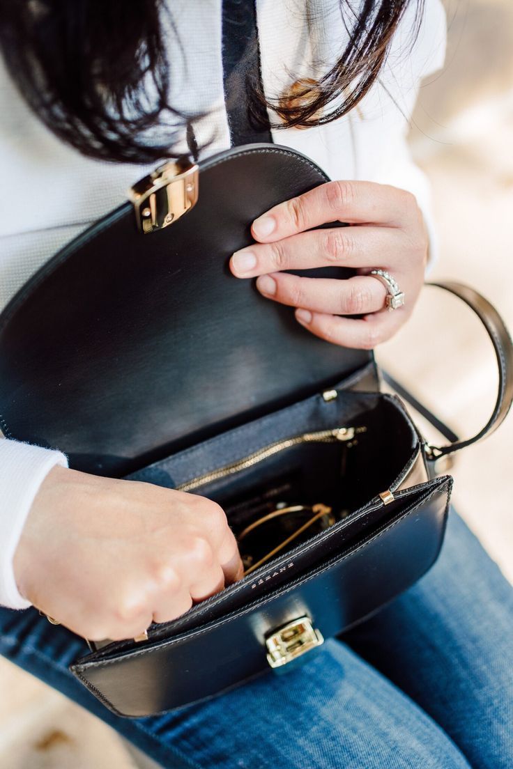 Sézane Claude Leather Bag | Leather, Sezane, Burgundy bag