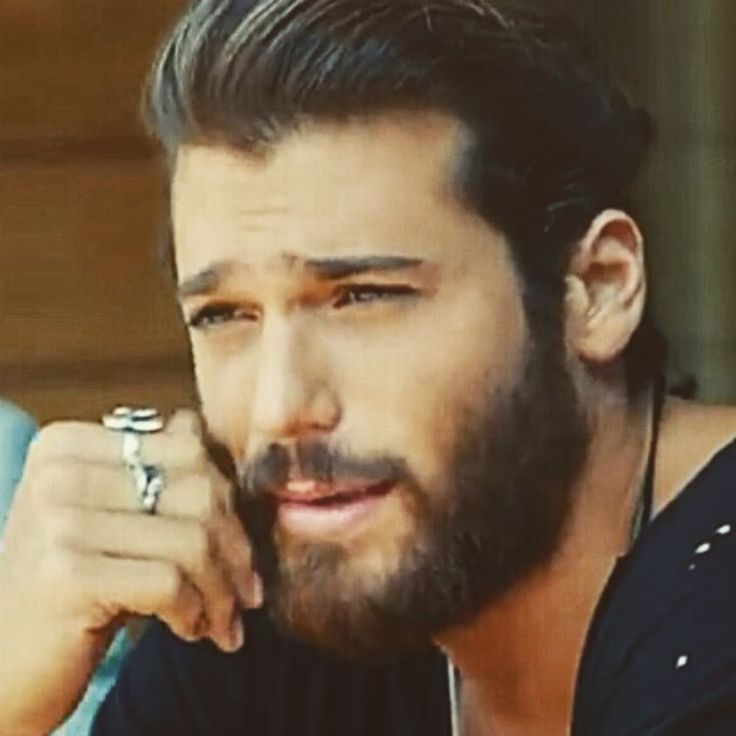 Pin en can yaman
