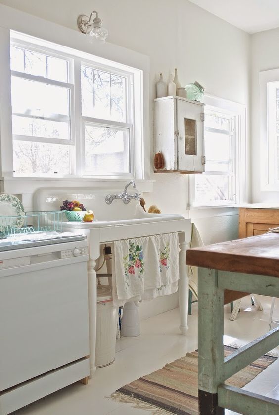 28 White Kitchen Cabinet And A Sink Stand In Shabby Chic Style 28 White Kitchen Cabinet And A Sink Stand In Shabby Chic Style