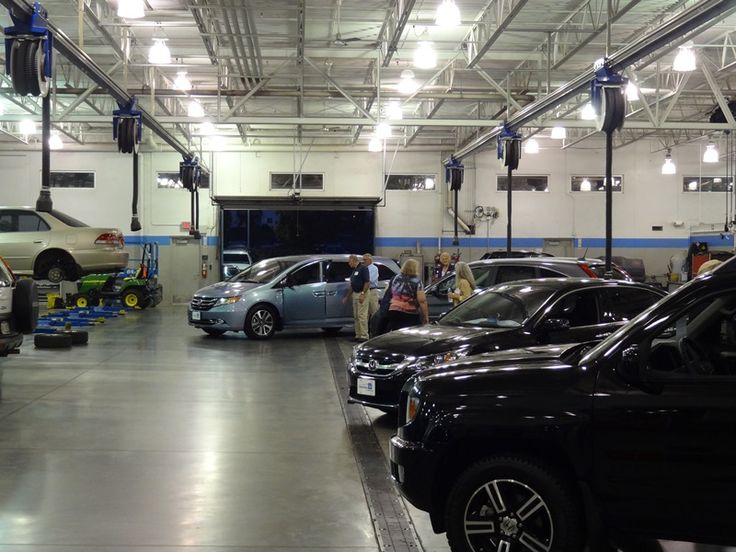Honda of Lincoln, Lincoln Ne. Service Department. New Hondas on display Honda of Lincoln, Lincoln Ne. Service Department. New Hondas on display